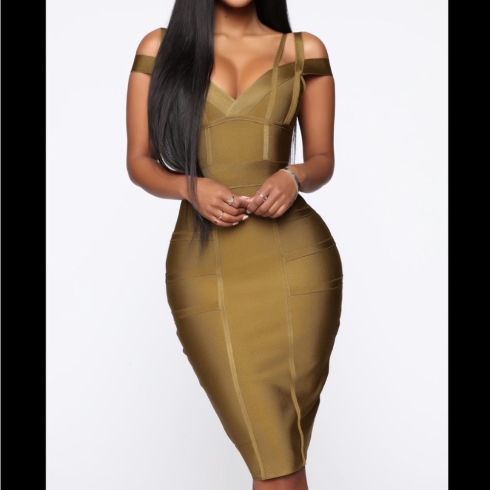 Fashion nova lansa bandage dress